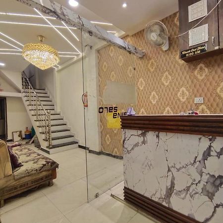 Hotel Chhavi Ujjain Exteriör bild