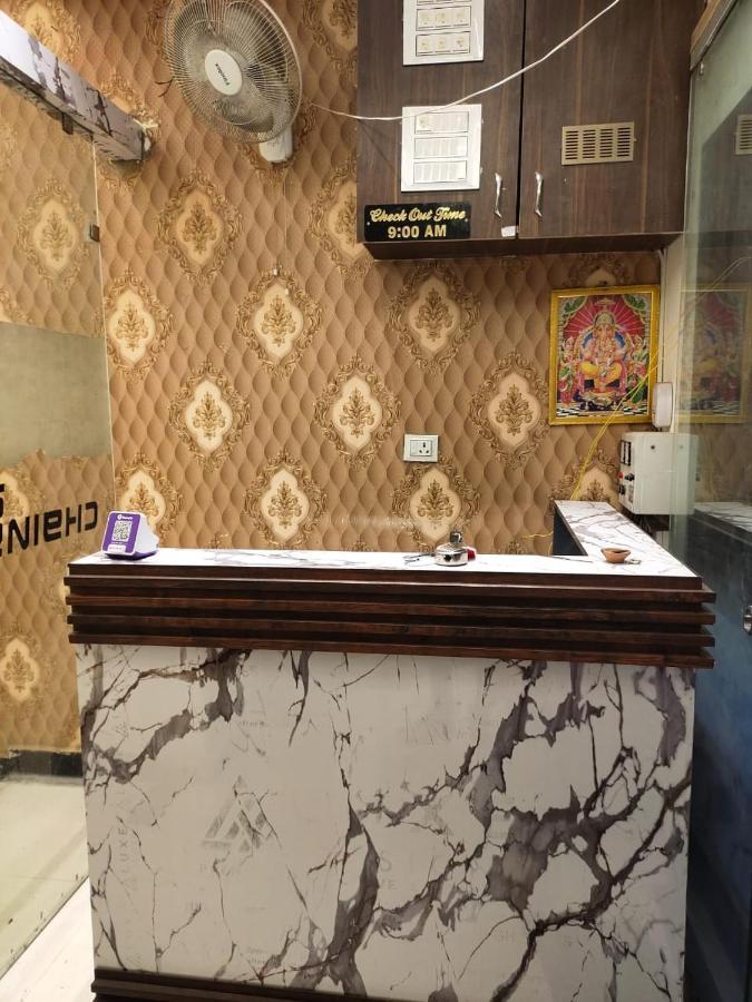 Hotel Chhavi Ujjain Exteriör bild