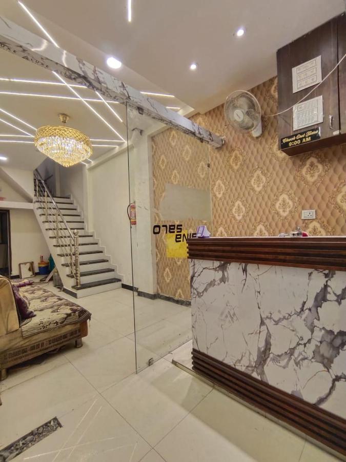 Hotel Chhavi Ujjain Exteriör bild